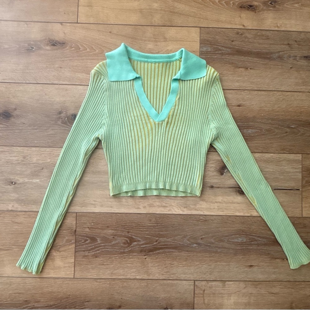 Green Ribbed V-Neck cropped Women's Top